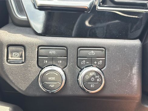 New 2026 GMC Sierra 1500 Elevation image 13