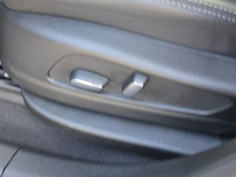 New 2025 Cadillac XT5 Luxury image 25