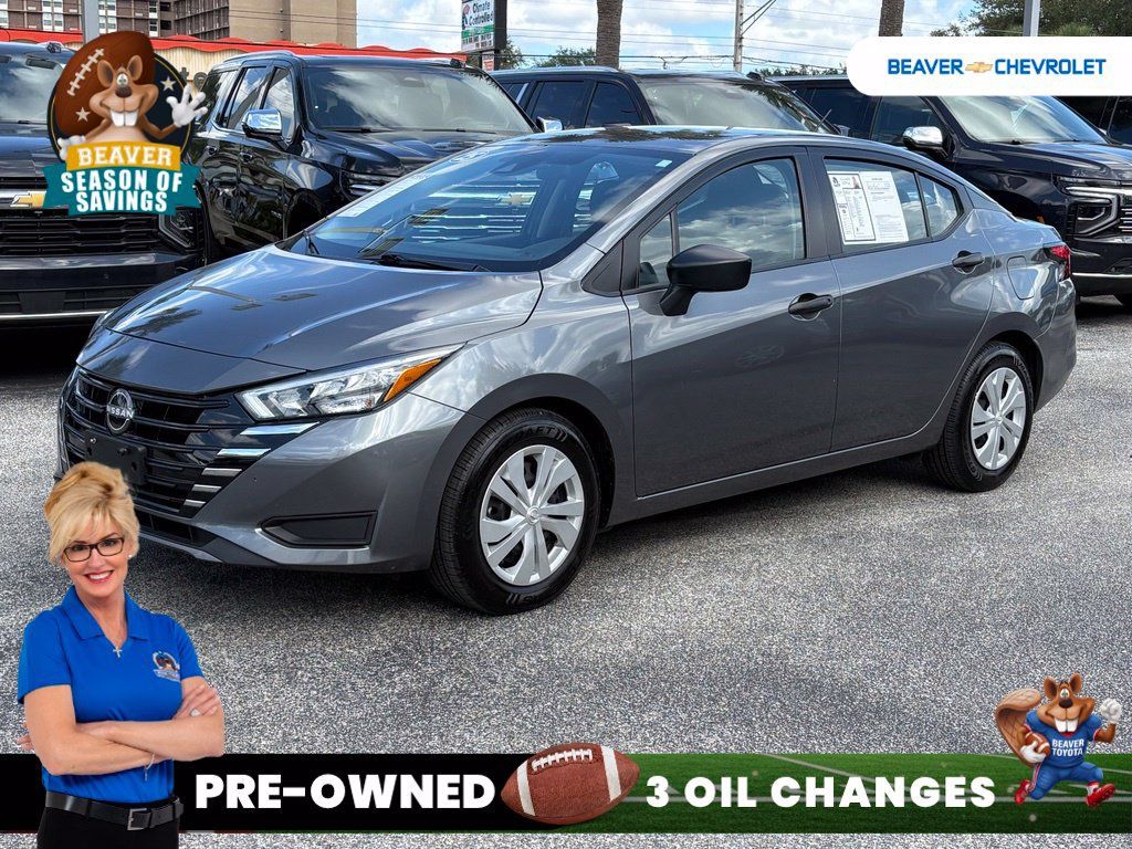 Used 2025 Nissan Versa S FWD image 1