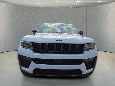 New 2026 Jeep Grand Cherokee L Limited w/ Limited Altitude Package AWD/4WD image 2
