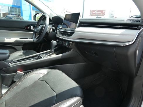 Used 2022 Jeep Compass Limited AWD/4WD image 14