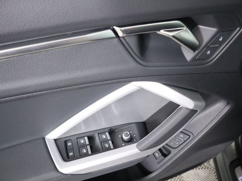 Used 2025 Audi Q3 2.0T Premium w/ Convenience Package image 25