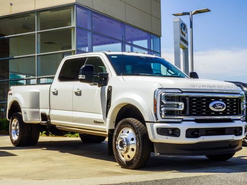 Used 2025 Ford F450 Platinum AWD/4WD image 4