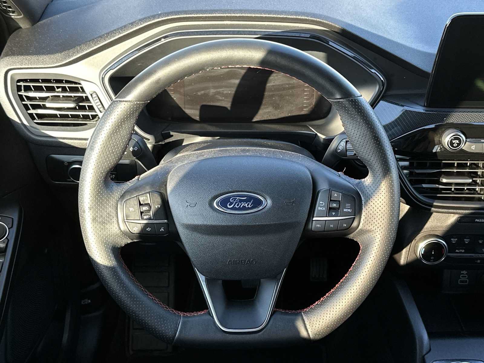 Used 2025 Ford Escape ST-Line AWD/4WD image 23