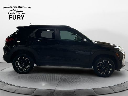 Used 2022 Chevrolet TrailBlazer LT w/ Convenience Package AWD/4WD image 2
