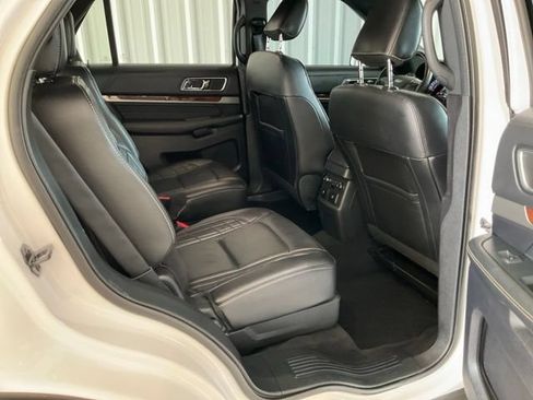 Used 2019 Ford Explorer Platinum AWD/4WD image 23