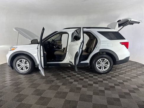 Used 2020 Ford Explorer XLT w/ Comfort Package AWD/4WD image 12