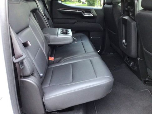 Used 2024 GMC Sierra 1500 SLT image 26