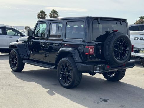 Certified 2025 Jeep Wrangler Unlimited Sahara AWD/4WD image 5