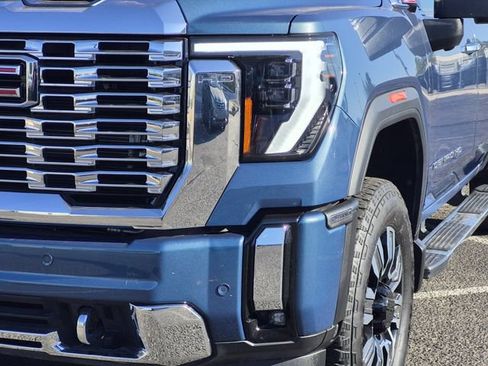 Used 2024 GMC Sierra 2500 Denali w/ Denali Reserve Package AWD/4WD image 5