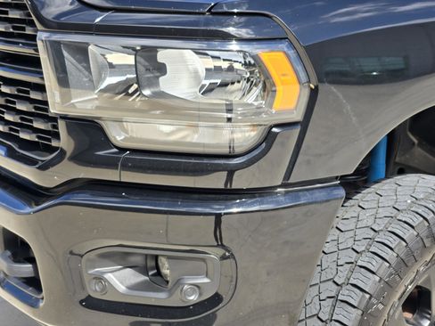 Used 2022 RAM 2500 Lone Star w/ Night Edition AWD/4WD image 9