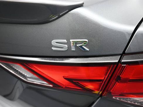 Used 2022 Nissan Sentra SR w/ Electronics Package FWD image 5