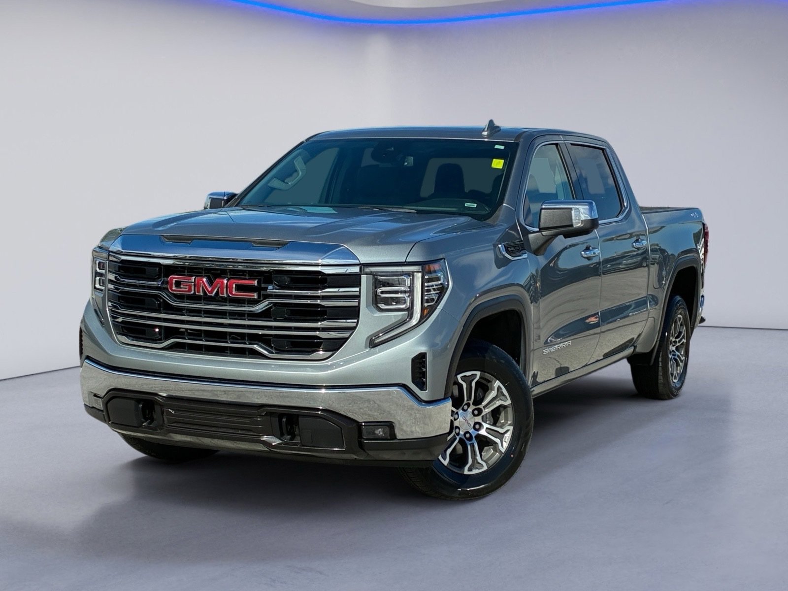 Used 2025 GMC Sierra 1500 SLT AWD/4WD image 2