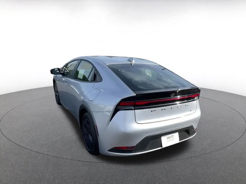 Used 2025 Toyota Prius LE image 11