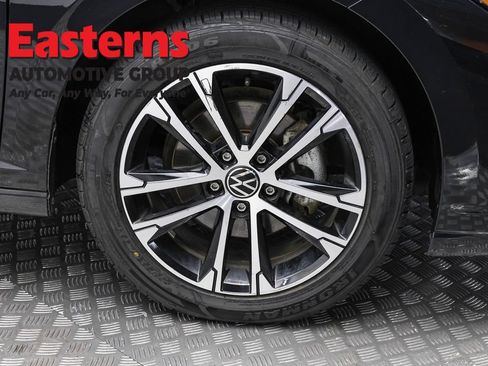 Used 2025 Volkswagen Jetta Sport FWD image 30