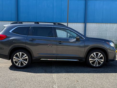 Used 2022 Subaru Ascent Limited image 8