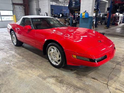 Used 1995 Chevrolet Corvette Convertible RWD image 1