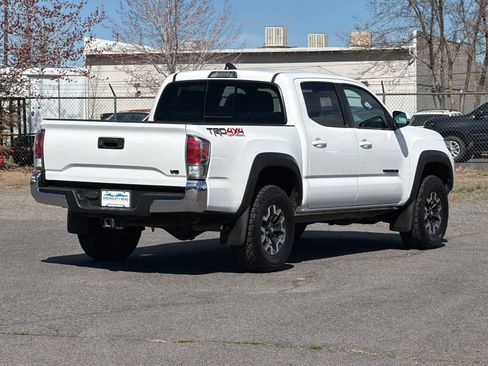 Used 2021 Toyota Tacoma TRD Off-Road image 2