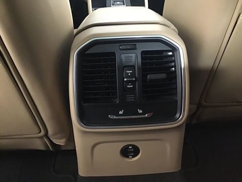 Certified 2023 Porsche Macan Turbo image 27