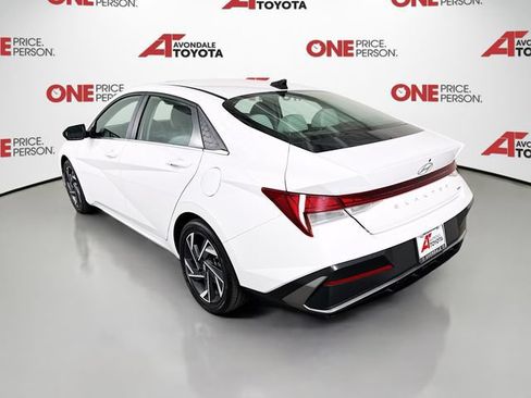 Used 2025 Hyundai Elantra Limited FWD image 5