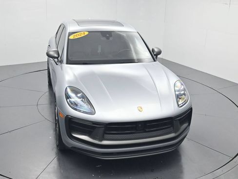 Used 2024 Porsche Macan AWD/4WD image 59