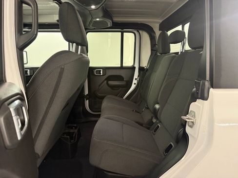 Used 2024 Jeep Gladiator Sport image 14