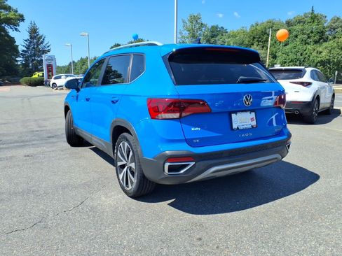Used 2022 Volkswagen Taos SE w/ Panoramic Sunroof Package AWD/4WD image 7