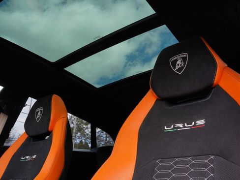 Used 2022 Lamborghini Urus AWD/4WD image 21