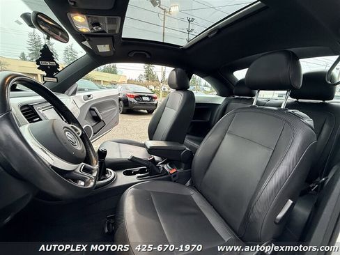 Used 2013 Volkswagen Beetle TDI image 13