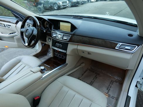 Used 2014 Mercedes-Benz E 350 4MATIC Wagon image 34