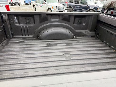 New 2026 Ford F250 Lariat w/ Black Appearance Package image 39