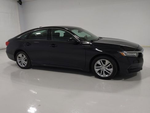 Used 2018 Honda Accord LX image 11