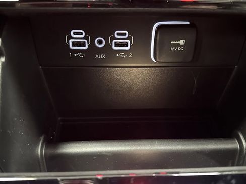 New 2025 Jeep Grand Cherokee Limited w/ Black Appearance Package image 24