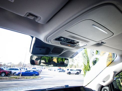 Used 2025 Lincoln Navigator Reserve image 26