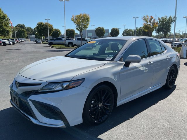 Used 2023 Toyota Camry XSE FWD image 2