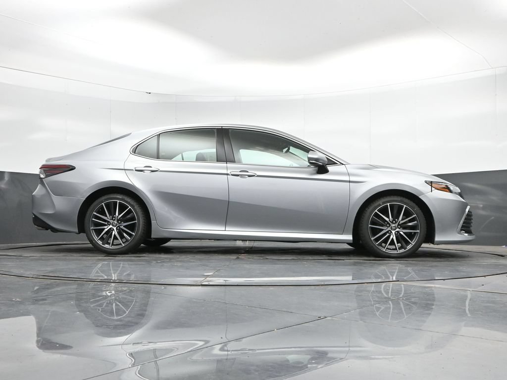Used 2021 Toyota Camry XLE FWD image 40