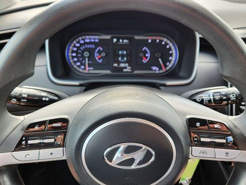 Used 2023 Hyundai Tucson SE image 17