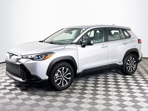 Used 2024 Toyota Corolla Cross AWD Hybrid image 4