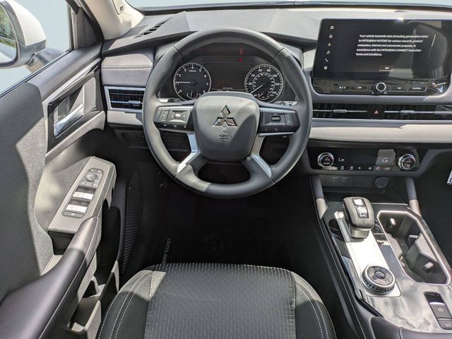 New 2026 Mitsubishi Outlander ES FWD image 16