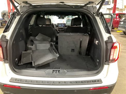 Used 2025 Ford Explorer ST-Line image 27