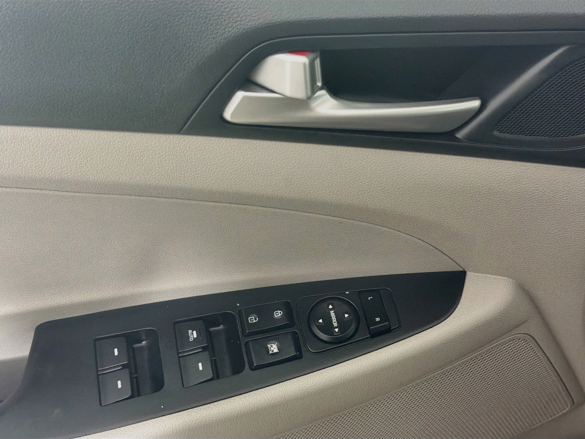 Used 2020 Hyundai Tucson Sport w/ Cargo Package FWD image 15