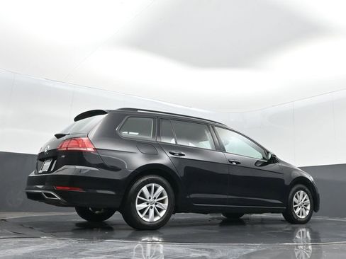 Used 2018 Volkswagen Golf S image 23