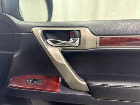 Used 2013 Lexus GX 460 Premium image 25