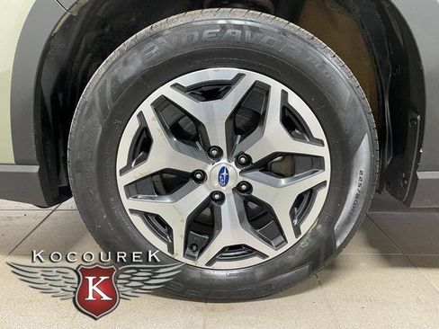 Used 2020 Subaru Forester Premium AWD/4WD image 7