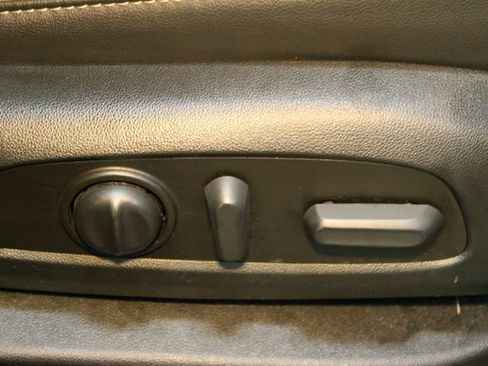 Used 2023 Chevrolet Traverse Premier AWD/4WD image 11