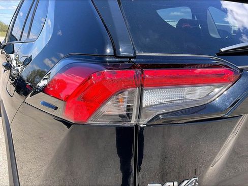 Used 2025 Toyota RAV4 LE image 20