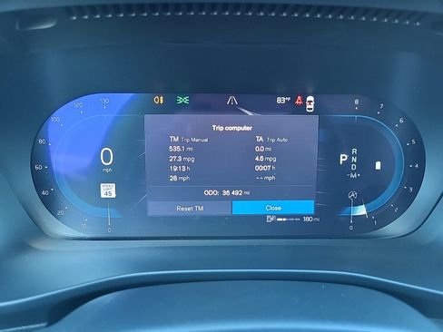 Used 2023 Volvo XC40 B5 Plus image 19