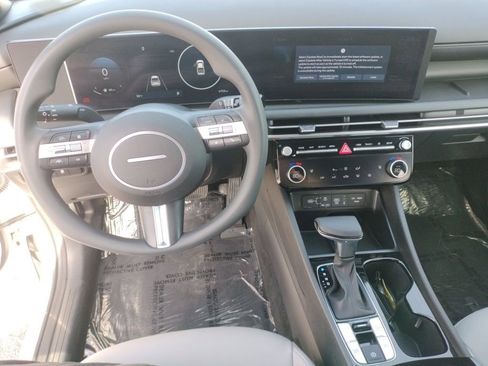 Used 2025 Hyundai Santa Cruz SEL image 18