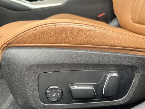 Certified 2025 BMW 330i Sedan image 38