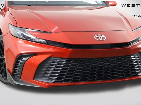 Used 2025 Toyota Camry SE image 43